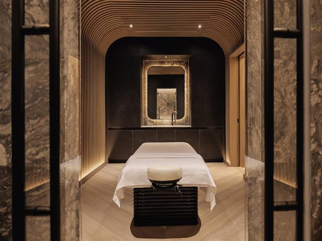 Equinox Hotel New York — photo 18